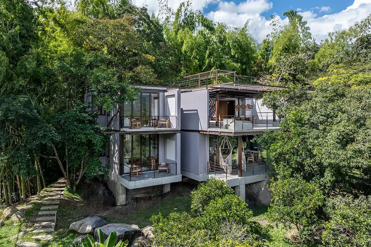 Casa Entre Árboles